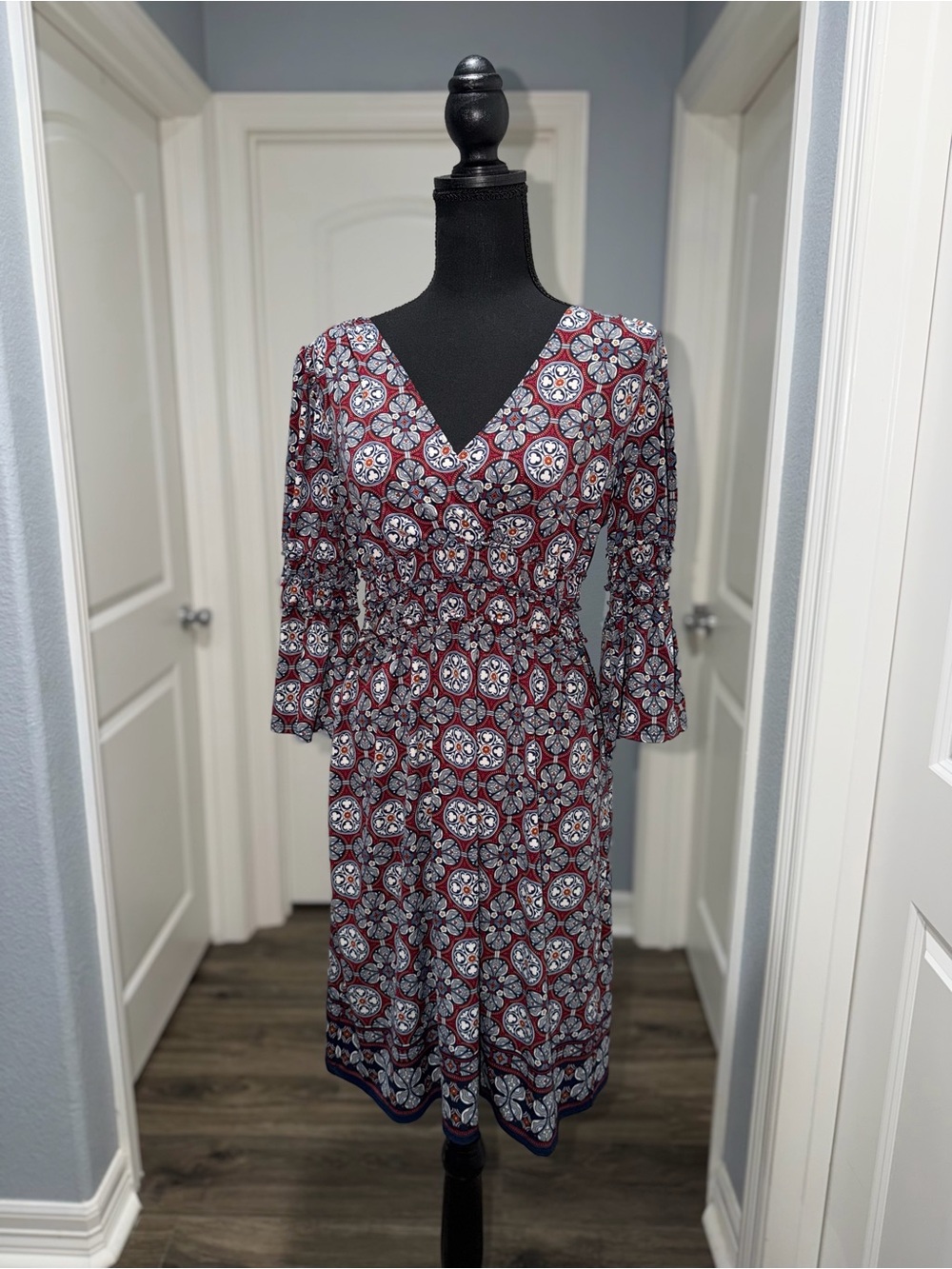 Max edition V-Neck Red Patterned Midi Dress with Elastic Waist size medium